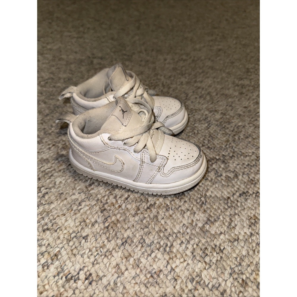 Nike Air Jordan Toddler White Sneaker Size 5.5 c